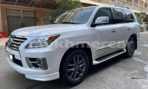 Acheter Occasion Voiture Lexus LX 570 Blanc à Battambang, Battambang Province Acheter Occasion Voiture Lexus LX 570 Blanc à Battambang, Battambang Province