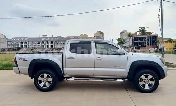 Buy Used Toyota Tacoma White Car in Phanomsok in Oddar Meanchey Province Buy Used Toyota Tacoma White Car in Phanomsok in Oddar Meanchey Province