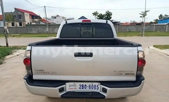 Buy Used Toyota Tacoma White Car in Phanomsok in Oddar Meanchey Province Buy Used Toyota Tacoma White Car in Phanomsok in Oddar Meanchey Province