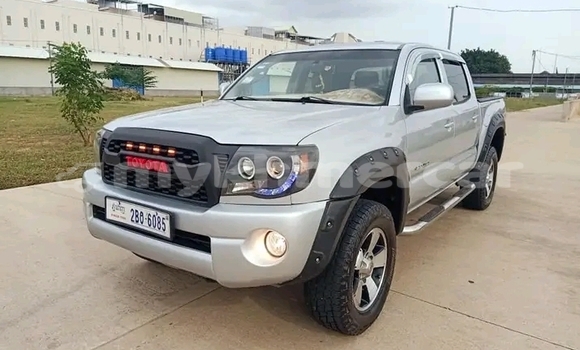 Buy Used Toyota Tacoma White Car in Phanomsok in Oddar Meanchey Province Buy Used Toyota Tacoma White Car in Phanomsok in Oddar Meanchey Province