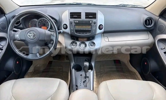 Buy Used Toyota RAV4 White Car in Battambang in Battambang Province Buy Used Toyota RAV4 White Car in Battambang in Battambang Province