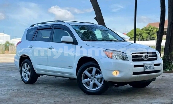 Buy Used Toyota RAV4 White Car in Battambang in Battambang Province Buy Used Toyota RAV4 White Car in Battambang in Battambang Province