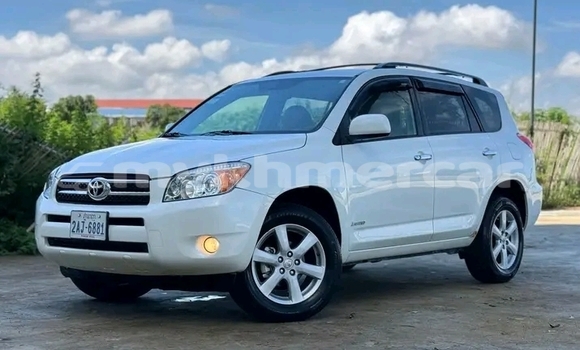 Buy Used Toyota RAV4 White Car in Battambang in Battambang Province Buy Used Toyota RAV4 White Car in Battambang in Battambang Province