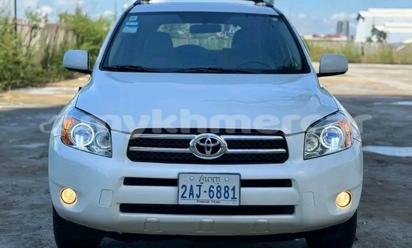 Buy Used Toyota RAV4 White Car in Battambang in Battambang Province Buy Used Toyota RAV4 White Car in Battambang in Battambang Province