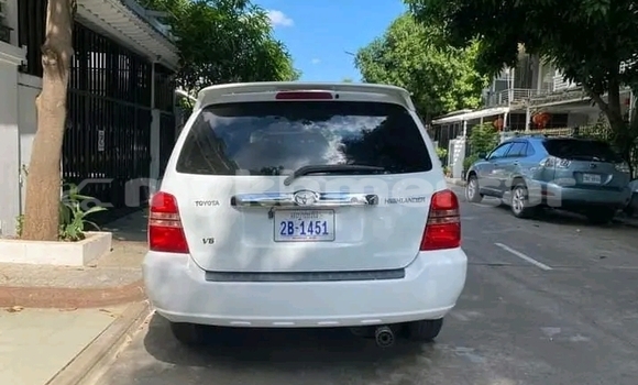 Acheter Occasion Voiture Toyota Highlander Blanc à Oudong, Kampong Speu Province Acheter Occasion Voiture Toyota Highlander Blanc à Oudong, Kampong Speu Province