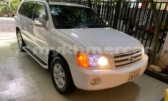 Acheter Occasion Voiture Toyota Highlander Blanc à Oudong, Kampong Speu Province Acheter Occasion Voiture Toyota Highlander Blanc à Oudong, Kampong Speu Province