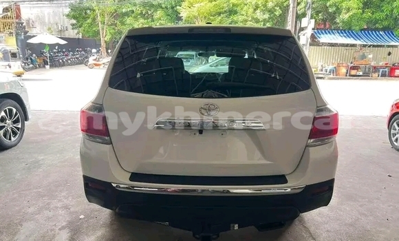 Buy Used Toyota Highlander White Car in KratiΓ© in KratiΓ© Province Buy Used Toyota Highlander White Car in KratiΓ© in KratiΓ© Province