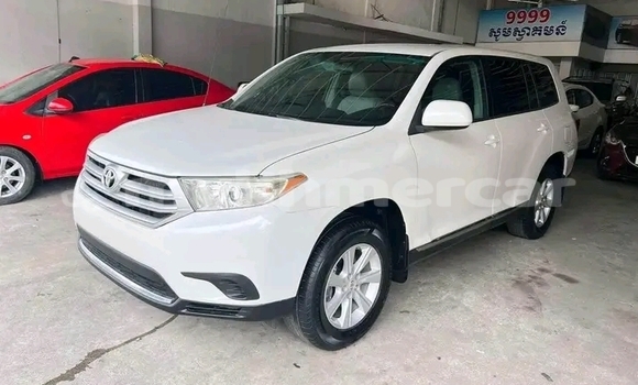 Buy Used Toyota Highlander White Car in KratiΓ© in KratiΓ© Province Buy Used Toyota Highlander White Car in KratiΓ© in KratiΓ© Province