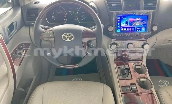 Buy Used Toyota Highlander White Car in KratiΓ© in KratiΓ© Province Buy Used Toyota Highlander White Car in KratiΓ© in KratiΓ© Province