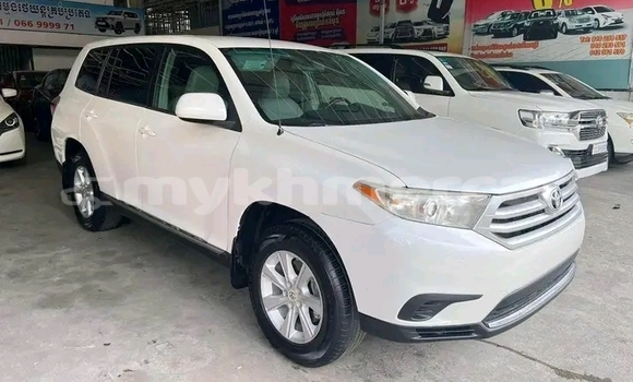Buy Used Toyota Highlander White Car in KratiΓ© in KratiΓ© Province Buy Used Toyota Highlander White Car in KratiΓ© in KratiΓ© Province