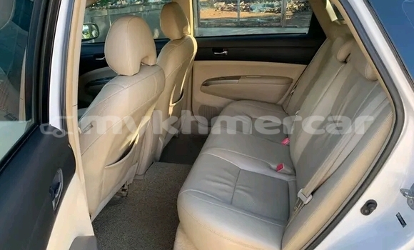 Buy Used BMW 2er White Car in Chbar Mon in Kampong Speu Province Buy Used BMW 2er White Car in Chbar Mon in Kampong Speu Province