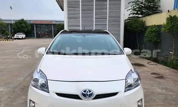Acheter Occasion Voiture Toyota Prius Blanc à Chbar Mon, Kampong Speu Province Acheter Occasion Voiture Toyota Prius Blanc à Chbar Mon, Kampong Speu Province