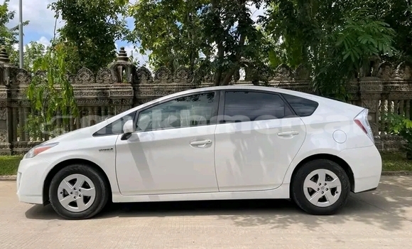 Acheter Occasion Voiture Toyota Prius Blanc à Kampot, Kampot Province Acheter Occasion Voiture Toyota Prius Blanc à Kampot, Kampot Province
