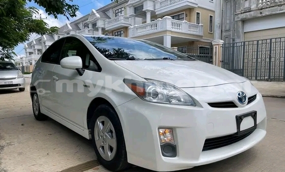Acheter Occasion Voiture Toyota Prius Blanc à Kampot, Kampot Province Acheter Occasion Voiture Toyota Prius Blanc à Kampot, Kampot Province