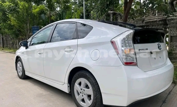 Acheter Occasion Voiture Toyota Prius Blanc à Kampot, Kampot Province Acheter Occasion Voiture Toyota Prius Blanc à Kampot, Kampot Province