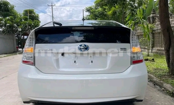 Acheter Occasion Voiture Toyota Prius Blanc à Kampot, Kampot Province Acheter Occasion Voiture Toyota Prius Blanc à Kampot, Kampot Province