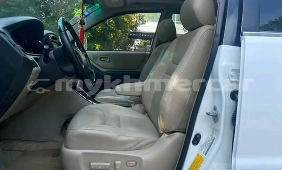 ទិញ បានប្រើ Toyota Highlander White ឡាន} ក្នុង Neak Leung ក្នុង Prey Veng Province ទិញ បានប្រើ Toyota Highlander White ឡាន} ក្នុង Neak Leung ក្នុង Prey Veng Province