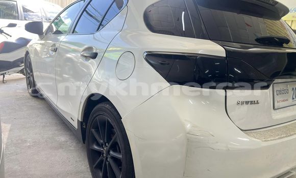 Buy Used Lexus CT White Car in Banteay Meanchey in Banteay Meanchey Province Buy Used Lexus CT White Car in Banteay Meanchey in Banteay Meanchey Province