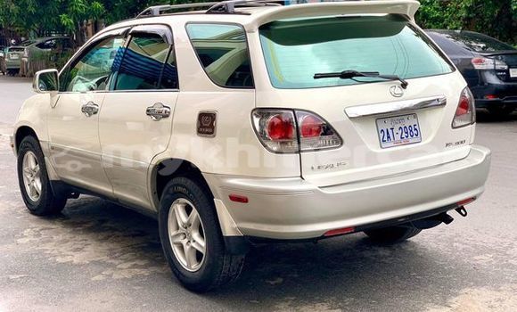 Buy Used Lexus RX 300 White Car in Chbar Mon in Kampong Speu Province Buy Used Lexus RX 300 White Car in Chbar Mon in Kampong Speu Province