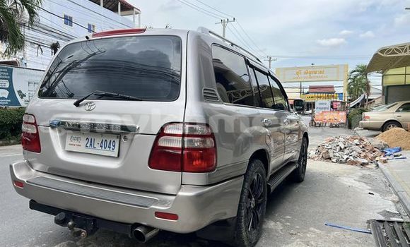 Buy Used Toyota Highlander Other Car in Chbar Mon in Kampong Speu Province Buy Used Toyota Highlander Other Car in Chbar Mon in Kampong Speu Province