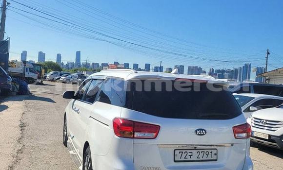 Acheter Occasion Voiture Kia Carnival Blanc à Banteay Meanchey, Banteay Meanchey Province Acheter Occasion Voiture Kia Carnival Blanc à Banteay Meanchey, Banteay Meanchey Province