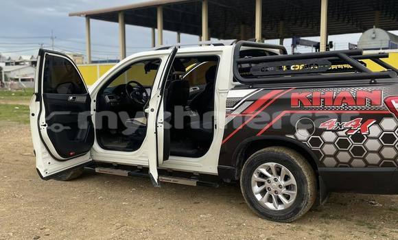 Acheter Occasion Voiture SsangYong Rexton Blanc à Chbar Mon, Kampong Speu Province Acheter Occasion Voiture SsangYong Rexton Blanc à Chbar Mon, Kampong Speu Province