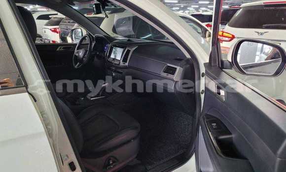 Acheter Occasion Voiture SsangYong Rexton Blanc à Battambang, Battambang Province Acheter Occasion Voiture SsangYong Rexton Blanc à Battambang, Battambang Province