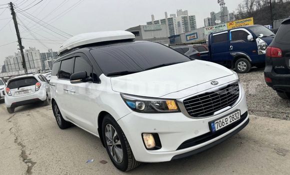 Acheter Occasion Voiture Kia Carnival Blanc à Chbar Mon, Kampong Speu Province Acheter Occasion Voiture Kia Carnival Blanc à Chbar Mon, Kampong Speu Province