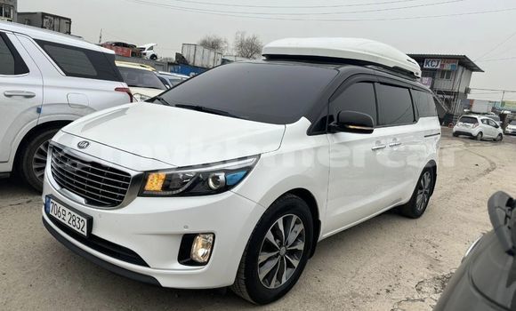 Acheter Occasion Voiture Kia Carnival Blanc à Chbar Mon, Kampong Speu Province Acheter Occasion Voiture Kia Carnival Blanc à Chbar Mon, Kampong Speu Province