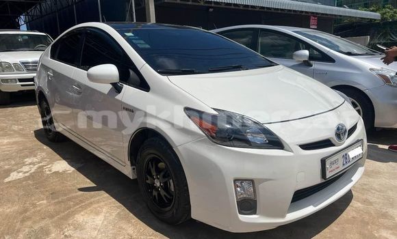 ទិញ បានប្រើ Toyota Prius White ឡាន} ក្នុង Battambang ក្នុង Battambang Province ទិញ បានប្រើ Toyota Prius White ឡាន} ក្នុង Battambang ក្នុង Battambang Province