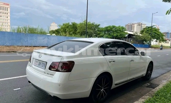 Buy Used Lexus RX White Car in Battambang in Battambang Province Buy Used Lexus RX White Car in Battambang in Battambang Province