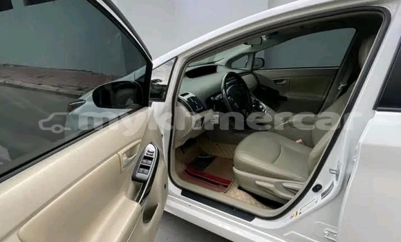 Buy Used Toyota Prius White Car in Chbar Mon in Kampong Speu Province Buy Used Toyota Prius White Car in Chbar Mon in Kampong Speu Province