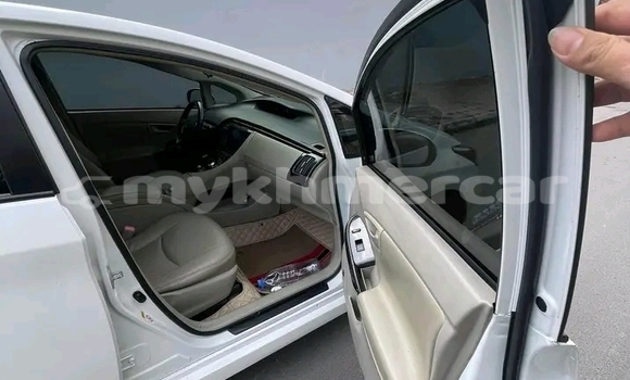 Buy Used Toyota Prius White Car in Chbar Mon in Kampong Speu Province Buy Used Toyota Prius White Car in Chbar Mon in Kampong Speu Province