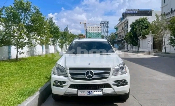 Buy Used Mercedes-Benz AMG GLE White Car in Phanomsok in Oddar Meanchey Province Buy Used Mercedes-Benz AMG GLE White Car in Phanomsok in Oddar Meanchey Province