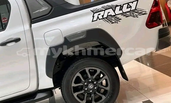 Buy Used Toyota Hiluxe Revo White Car in Mongkol Borey in Banteay Meanchey Province Buy Used Toyota Hiluxe Revo White Car in Mongkol Borey in Banteay Meanchey Province