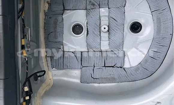 Buy Used Toyota Prius White Car in Bavet in Svay Rieng Province Buy Used Toyota Prius White Car in Bavet in Svay Rieng Province