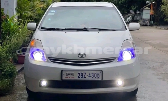 Buy Used Toyota Prius White Car in Bavet in Svay Rieng Province Buy Used Toyota Prius White Car in Bavet in Svay Rieng Province