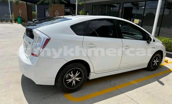 Buy Used Toyota Prius White Car in Chbar Mon in Kampong Speu Province Buy Used Toyota Prius White Car in Chbar Mon in Kampong Speu Province