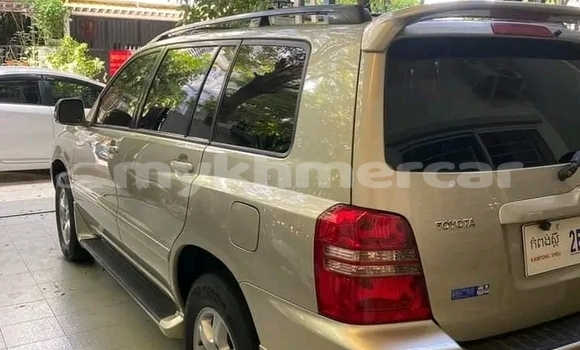 Buy Used Toyota Highlander White Car in Chbar Mon in Kampong Speu Province Buy Used Toyota Highlander White Car in Chbar Mon in Kampong Speu Province
