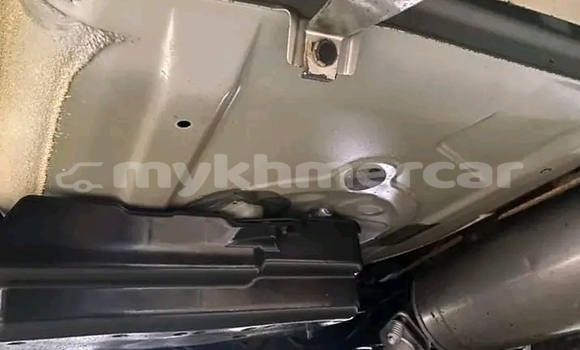 Buy Used Toyota Highlander White Car in Chbar Mon in Kampong Speu Province Buy Used Toyota Highlander White Car in Chbar Mon in Kampong Speu Province