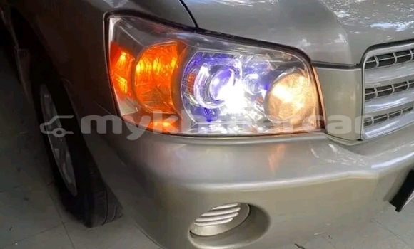 Buy Used Toyota Highlander White Car in Chbar Mon in Kampong Speu Province Buy Used Toyota Highlander White Car in Chbar Mon in Kampong Speu Province