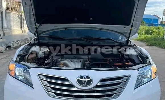 Buy Used Toyota Camry White Car in Cheom Ksan in Preah Vihear Province Buy Used Toyota Camry White Car in Cheom Ksan in Preah Vihear Province
