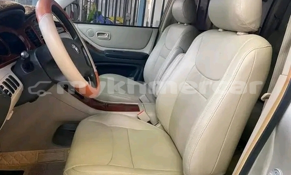 Buy Used Toyota Highlander Other Car in Chbar Mon in Kampong Speu Province Buy Used Toyota Highlander Other Car in Chbar Mon in Kampong Speu Province