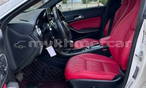 Buy Used Mercedes-Benz 250 White Car in Chbar Mon in Kampong Speu Province