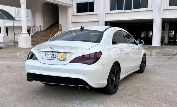 Buy Used Mercedes-Benz 250 White Car in Chbar Mon in Kampong Speu Province Buy Used Mercedes-Benz 250 White Car in Chbar Mon in Kampong Speu Province