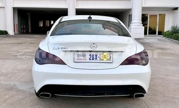 Buy Used Mercedes-Benz 250 White Car in Chbar Mon in Kampong Speu Province Buy Used Mercedes-Benz 250 White Car in Chbar Mon in Kampong Speu Province