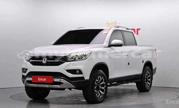 Buy Used SsangYong Rexton White Car in Chbar Mon in Kampong Speu Province