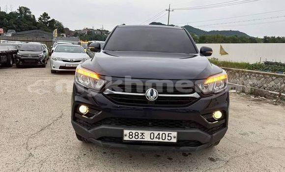 Buy Used SsangYong Rexton Black Car in Chbar Mon in Kampong Speu Province
