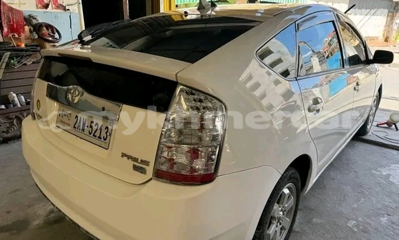 Buy Used Toyota Prius White Car in Kep in Kep Province Buy Used Toyota Prius White Car in Kep in Kep Province