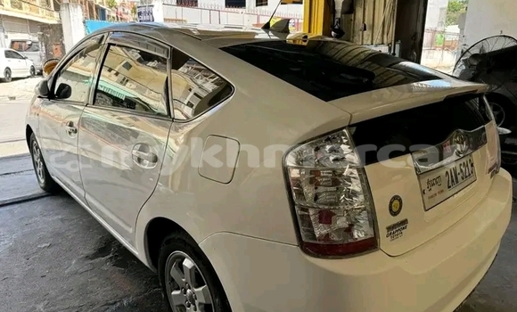 Buy Used Toyota Prius White Car in Kep in Kep Province Buy Used Toyota Prius White Car in Kep in Kep Province